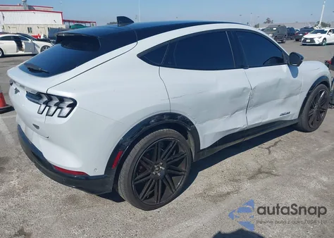 2023 Ford Mustang Mach-E California Route 1 z USA, uszkodzony, nr VIN 3FMTK2SU2PMB00414